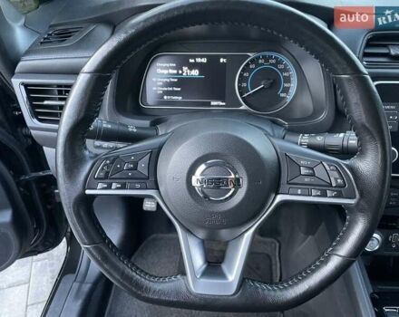Чорний Ніссан Ліф, об'ємом двигуна 0 л та пробігом 70 тис. км за 13377 $, фото 19 на Automoto.ua