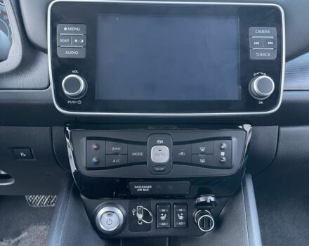 Черный Ниссан Лиф, объемом двигателя 0 л и пробегом 70 тыс. км за 13377 $, фото 19 на Automoto.ua