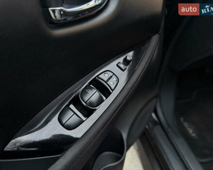 Черный Ниссан Лиф, объемом двигателя 0 л и пробегом 95 тыс. км за 16999 $, фото 49 на Automoto.ua