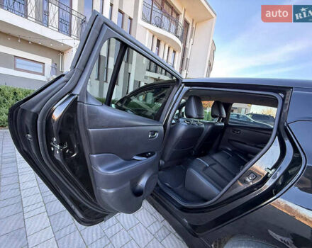 Черный Ниссан Лиф, объемом двигателя 0 л и пробегом 98 тыс. км за 15999 $, фото 40 на Automoto.ua