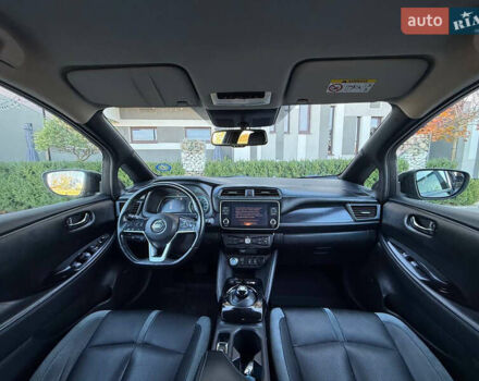 Черный Ниссан Лиф, объемом двигателя 0 л и пробегом 98 тыс. км за 15999 $, фото 5 на Automoto.ua