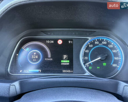 Черный Ниссан Лиф, объемом двигателя 0 л и пробегом 98 тыс. км за 15999 $, фото 46 на Automoto.ua