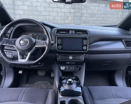Чорний Ніссан Ліф, об'ємом двигуна 0 л та пробігом 70 тис. км за 13377 $, фото 16 на Automoto.ua
