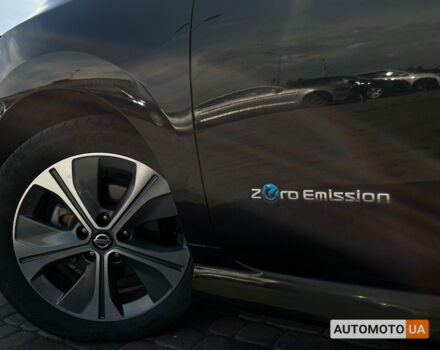 Черный Ниссан Лиф, объемом двигателя 62 л и пробегом 164 тыс. км за 18990 $, фото 8 на Automoto.ua