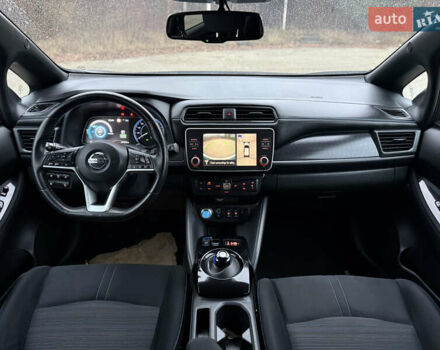 Черный Ниссан Лиф, объемом двигателя 0 л и пробегом 95 тыс. км за 16999 $, фото 29 на Automoto.ua