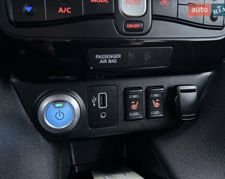 Черный Ниссан Лиф, объемом двигателя 0 л и пробегом 95 тыс. км за 16999 $, фото 66 на Automoto.ua