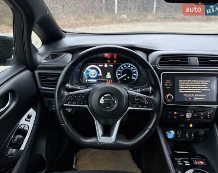 Черный Ниссан Лиф, объемом двигателя 0 л и пробегом 95 тыс. км за 16999 $, фото 27 на Automoto.ua