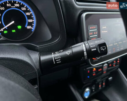 Черный Ниссан Лиф, объемом двигателя 0 л и пробегом 95 тыс. км за 16999 $, фото 56 на Automoto.ua