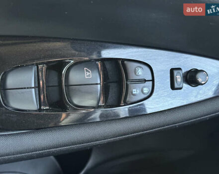 Черный Ниссан Лиф, объемом двигателя 0 л и пробегом 37 тыс. км за 13999 $, фото 22 на Automoto.ua