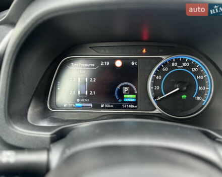 Чорний Ніссан Ліф, об'ємом двигуна 0 л та пробігом 57 тис. км за 14300 $, фото 35 на Automoto.ua