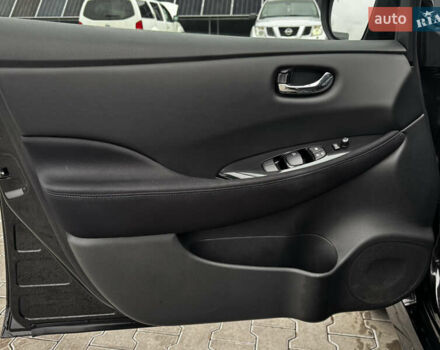 Чорний Ніссан Ліф, об'ємом двигуна 0 л та пробігом 128 тис. км за 15500 $, фото 47 на Automoto.ua