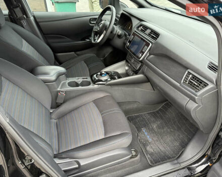 Черный Ниссан Лиф, объемом двигателя 0 л и пробегом 32 тыс. км за 16500 $, фото 12 на Automoto.ua