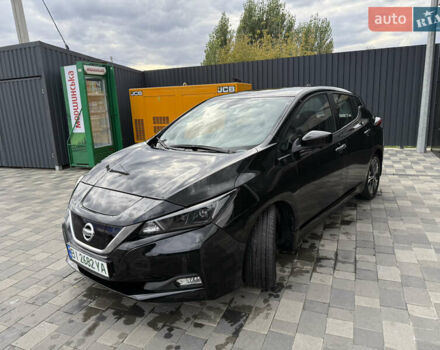 Черный Ниссан Лиф, объемом двигателя 0 л и пробегом 32 тыс. км за 16500 $, фото 3 на Automoto.ua