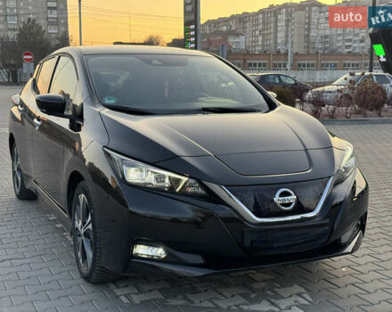 Черный Ниссан Лиф, объемом двигателя 0 л и пробегом 37 тыс. км за 13999 $, фото 4 на Automoto.ua