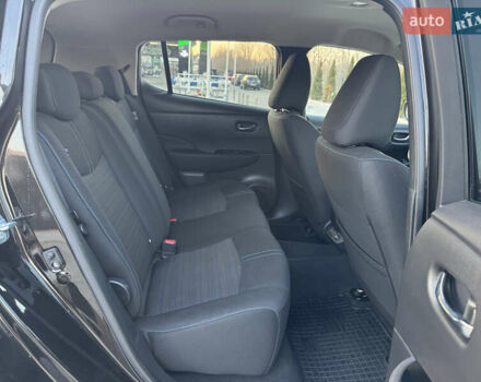 Черный Ниссан Лиф, объемом двигателя 0 л и пробегом 37 тыс. км за 13999 $, фото 9 на Automoto.ua