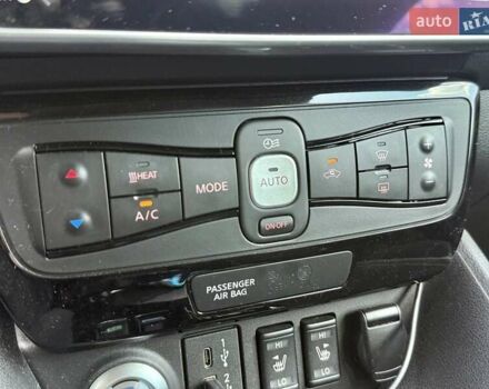 Чорний Ніссан Ліф, об'ємом двигуна 0 л та пробігом 72 тис. км за 15900 $, фото 18 на Automoto.ua