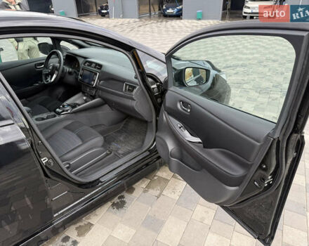 Черный Ниссан Лиф, объемом двигателя 0 л и пробегом 32 тыс. км за 16500 $, фото 11 на Automoto.ua