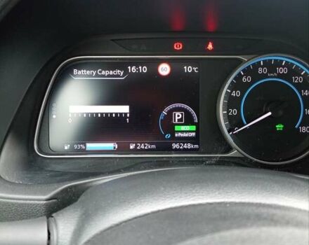 Черный Ниссан Лиф, объемом двигателя 0 л и пробегом 96 тыс. км за 13700 $, фото 41 на Automoto.ua