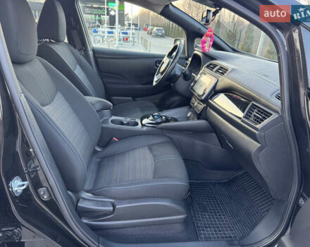 Черный Ниссан Лиф, объемом двигателя 0 л и пробегом 37 тыс. км за 13999 $, фото 15 на Automoto.ua