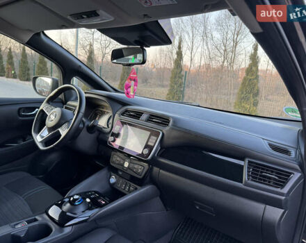 Черный Ниссан Лиф, объемом двигателя 0 л и пробегом 37 тыс. км за 13999 $, фото 17 на Automoto.ua