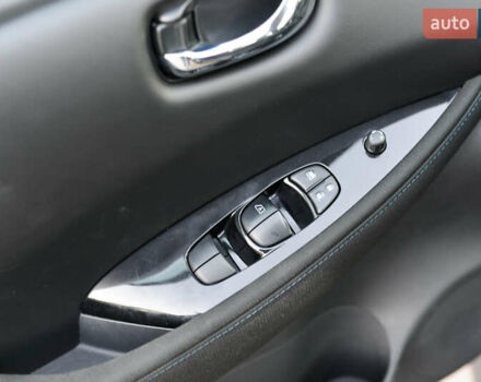 Черный Ниссан Лиф, объемом двигателя 0 л и пробегом 28 тыс. км за 21000 $, фото 23 на Automoto.ua