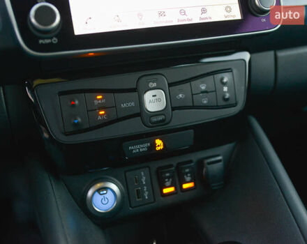 Черный Ниссан Лиф, объемом двигателя 0 л и пробегом 28 тыс. км за 21000 $, фото 32 на Automoto.ua