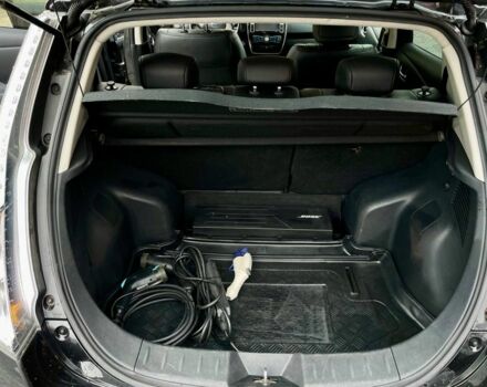 Черный Ниссан Лиф, объемом двигателя 0 л и пробегом 102 тыс. км за 7500 $, фото 4 на Automoto.ua