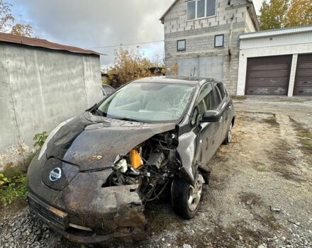 Черный Ниссан Лиф, объемом двигателя 0 л и пробегом 91 тыс. км за 2800 $, фото 1 на Automoto.ua