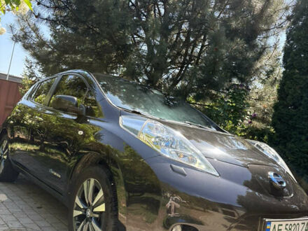 Ніссан Ліф 2013 у Дніпро (Дніпропетровську) на Automoto.ua Чорний Ніссан Ліф, об'ємом двигуна 0 л та пробігом 123 тис. км за 8000 $, фото 1 на Automoto.ua