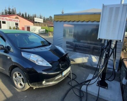 Черный Ниссан Лиф, объемом двигателя 0 л и пробегом 250 тыс. км за 4000 $, фото 1 на Automoto.ua