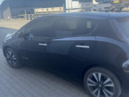 Черный Ниссан Лиф, объемом двигателя 0 л и пробегом 168 тыс. км за 7000 $, фото 1 на Automoto.ua