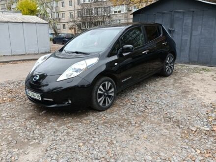 Черный Ниссан Лиф, объемом двигателя 0 л и пробегом 85 тыс. км за 8800 $, фото 1 на Automoto.ua