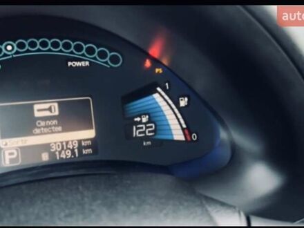 Черный Ниссан Лиф, объемом двигателя 0 л и пробегом 54 тыс. км за 11000 $, фото 1 на Automoto.ua