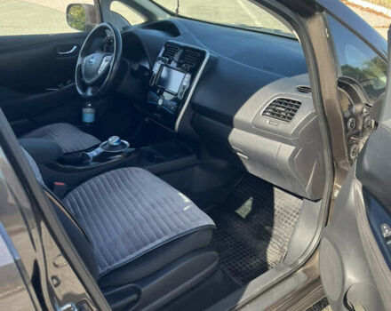 Коричневый Ниссан Лиф, объемом двигателя 0 л и пробегом 72 тыс. км за 9300 $, фото 7 на Automoto.ua