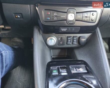 Коричневий Ніссан Ліф, об'ємом двигуна 0 л та пробігом 148 тис. км за 10990 $, фото 20 на Automoto.ua