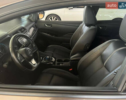 Коричневый Ниссан Лиф, объемом двигателя 0 л и пробегом 53 тыс. км за 14000 $, фото 2 на Automoto.ua