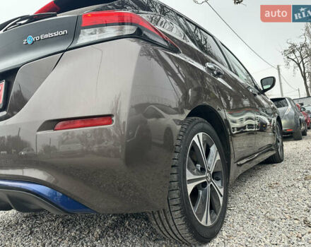 Коричневий Ніссан Ліф, об'ємом двигуна 0 л та пробігом 95 тис. км за 13200 $, фото 4 на Automoto.ua