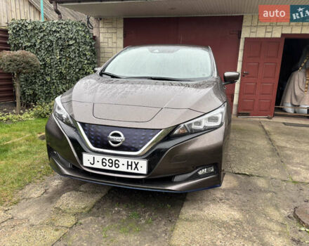 Коричневий Ніссан Ліф, об'ємом двигуна 0 л та пробігом 63 тис. км за 16892 $, фото 2 на Automoto.ua