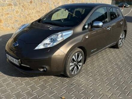 Коричневий Ніссан Ліф, об'ємом двигуна 0 л та пробігом 102 тис. км за 8000 $, фото 1 на Automoto.ua