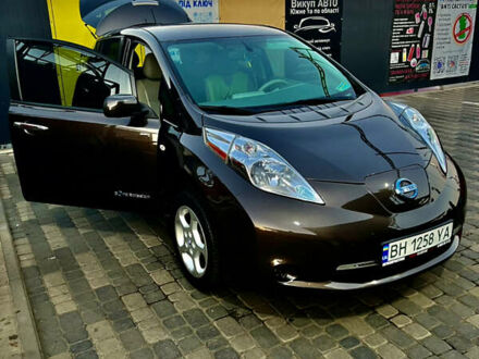 Коричневий Ніссан Ліф, об'ємом двигуна 0 л та пробігом 110 тис. км за 7500 $, фото 1 на Automoto.ua