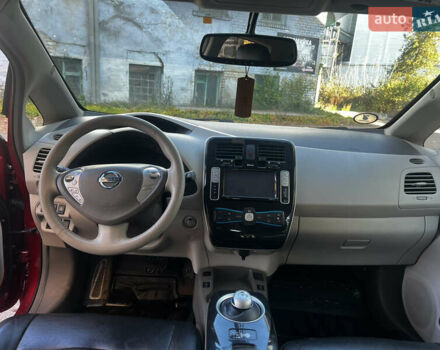Красный Ниссан Лиф, объемом двигателя 0 л и пробегом 132 тыс. км за 4299 $, фото 9 на Automoto.ua