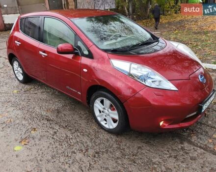 Ниссан Лиф 2011 в Прилуках на Automoto.ua Красный Ниссан Лиф, объемом двигателя 0 л и пробегом 135 тыс. км за 4300 $, фото 7 на Automoto.ua