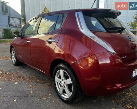 Красный Ниссан Лиф, объемом двигателя 0 л и пробегом 132 тыс. км за 4299 $, фото 4 на Automoto.ua