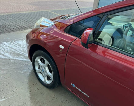 Красный Ниссан Лиф, объемом двигателя 0 л и пробегом 188 тыс. км за 4200 $, фото 8 на Automoto.ua