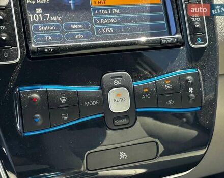 Червоний Ніссан Ліф, об'ємом двигуна 0 л та пробігом 98 тис. км за 6990 $, фото 24 на Automoto.ua