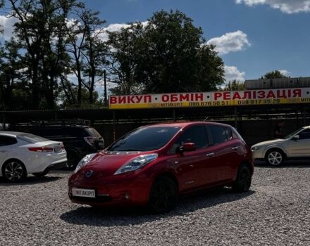 Красный Ниссан Лиф, объемом двигателя 0 л и пробегом 105 тыс. км за 6800 $, фото 1 на Automoto.ua