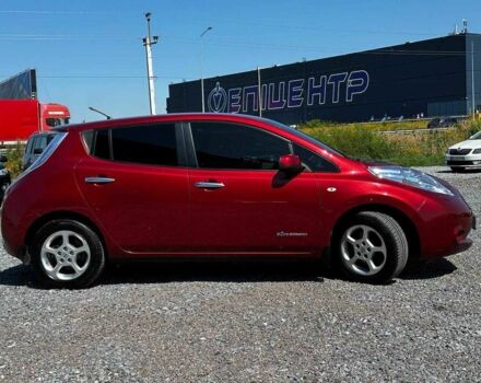 Красный Ниссан Лиф, объемом двигателя 0 л и пробегом 98 тыс. км за 5300 $, фото 10 на Automoto.ua