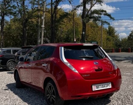 Красный Ниссан Лиф, объемом двигателя 0 л и пробегом 105 тыс. км за 6800 $, фото 5 на Automoto.ua