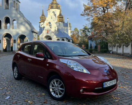 Красный Ниссан Лиф, объемом двигателя 0 л и пробегом 117 тыс. км за 4500 $, фото 3 на Automoto.ua