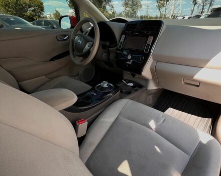 Красный Ниссан Лиф, объемом двигателя 0 л и пробегом 105 тыс. км за 6800 $, фото 13 на Automoto.ua